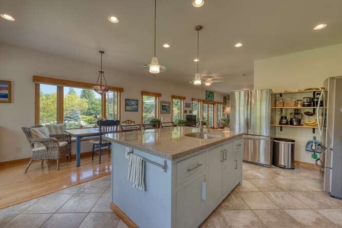 275 Everetts View Property Photo 2