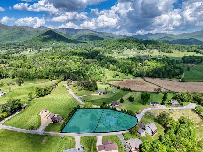 275 Everetts View Property Photo 6