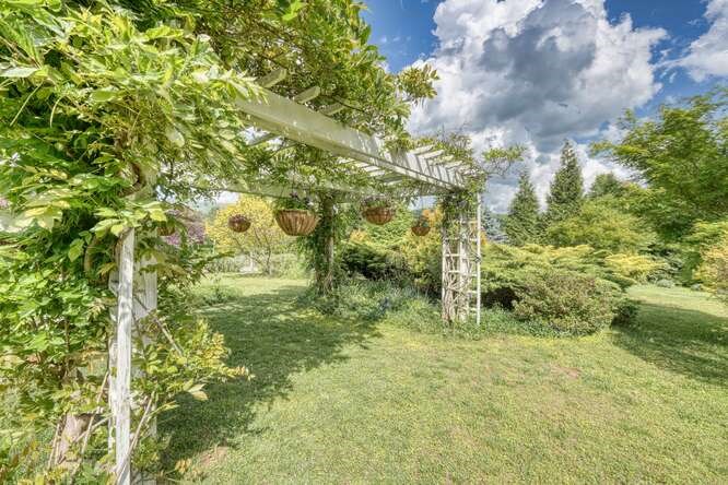 275 Everetts View Property Photo 8