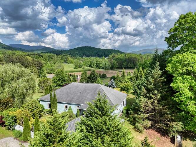 275 Everetts View Property Photo 12