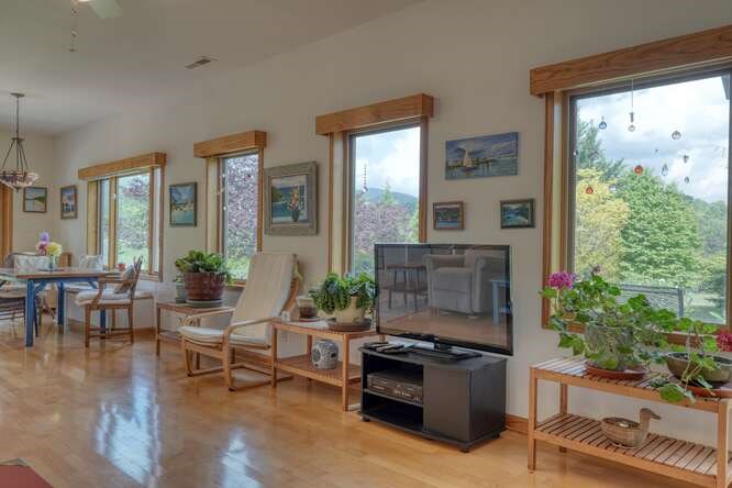 275 Everetts View Property Photo 22