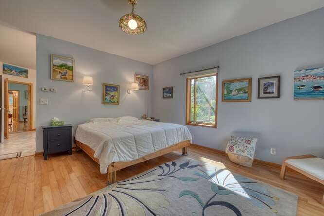 275 Everetts View Property Photo 32