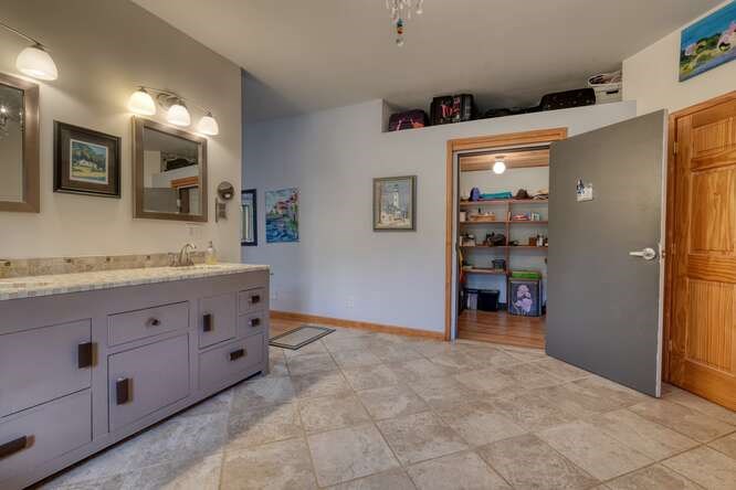 275 Everetts View Property Photo 38