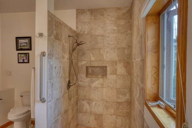 275 Everetts View Property Photo 39