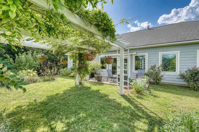 275 Everetts View Property Photo 59