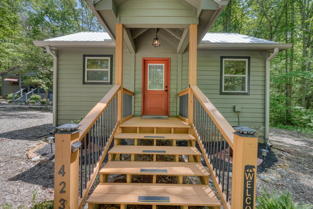 423 Chimney Ridge Property Photo 3