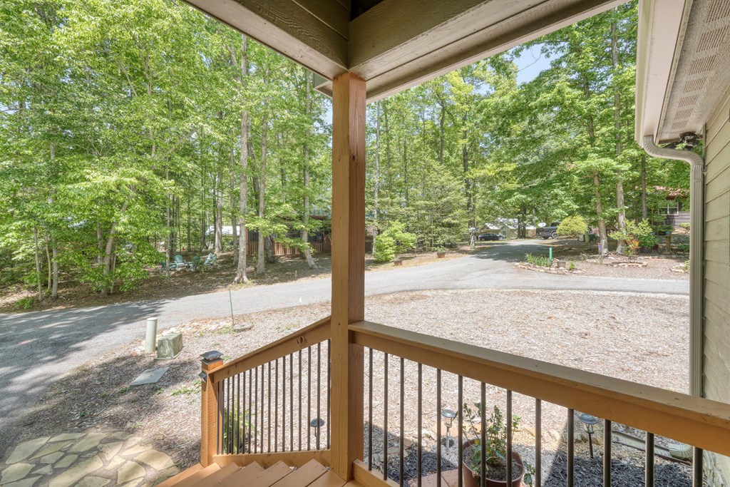 423 Chimney Ridge Property Photo 4