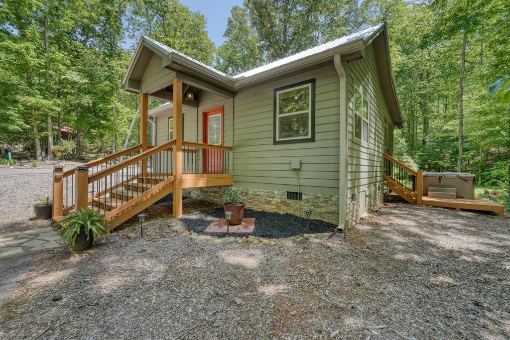 423 Chimney Ridge Property Photo 5