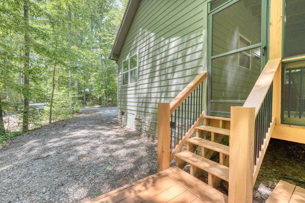 423 Chimney Ridge Property Photo 8