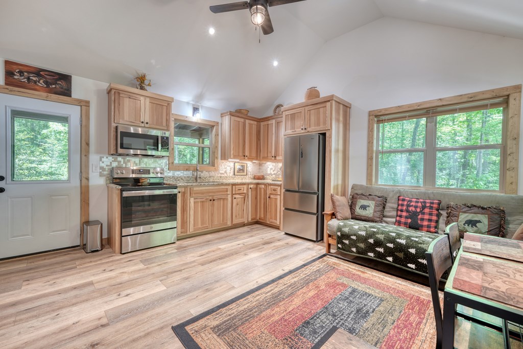 423 Chimney Ridge Property Photo 10