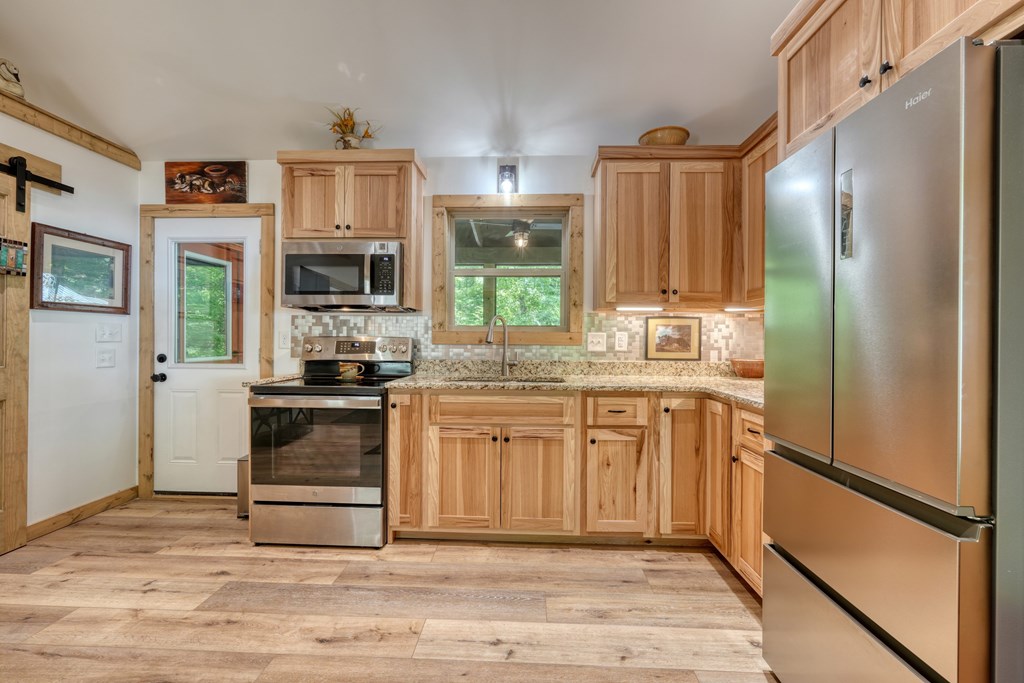 423 Chimney Ridge Property Photo 13