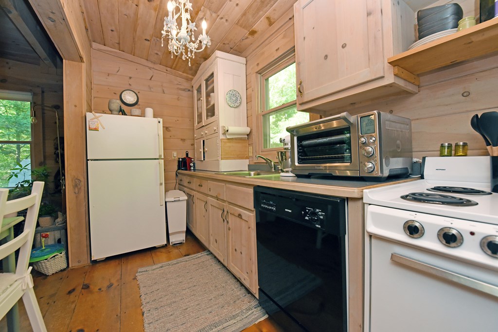 785 Bernhardt Road Property Photo 16