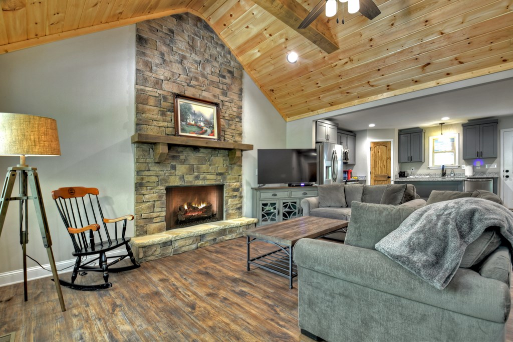 1214 Zenith Trl Property Photo 12