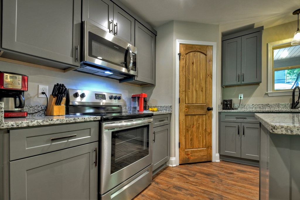 1214 Zenith Trl Property Photo 17