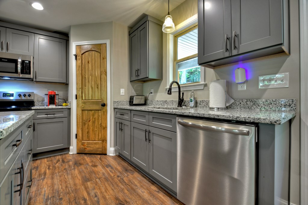 1214 Zenith Trl Property Photo 19