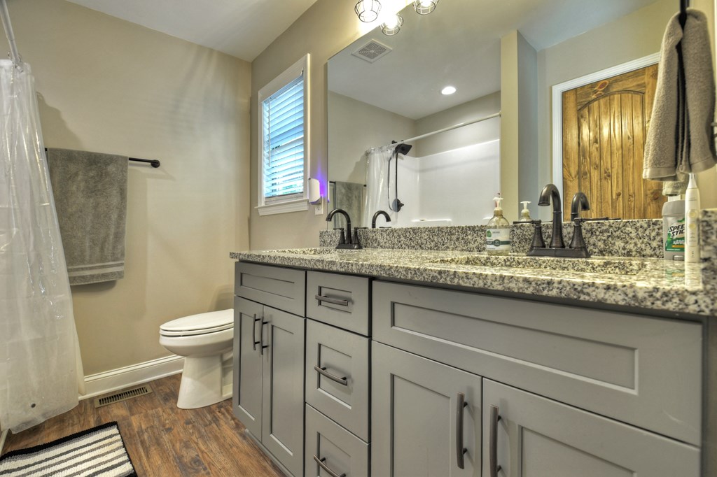 1214 Zenith Trl Property Photo 24