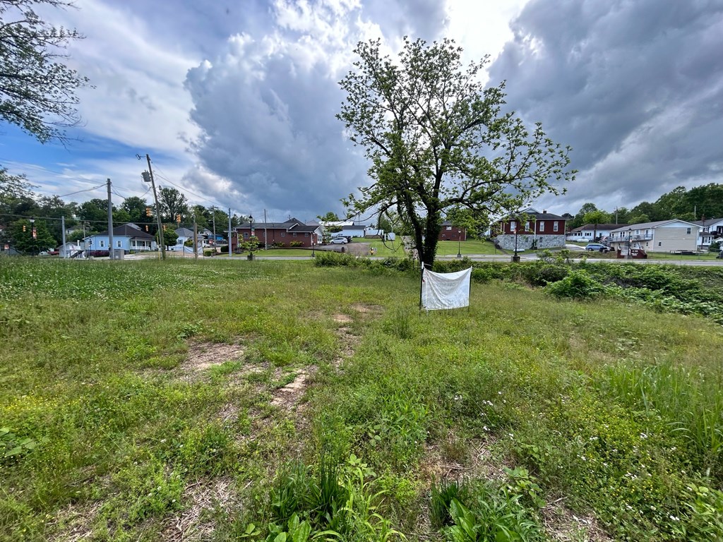 107 Douglas Street Property Photo 4