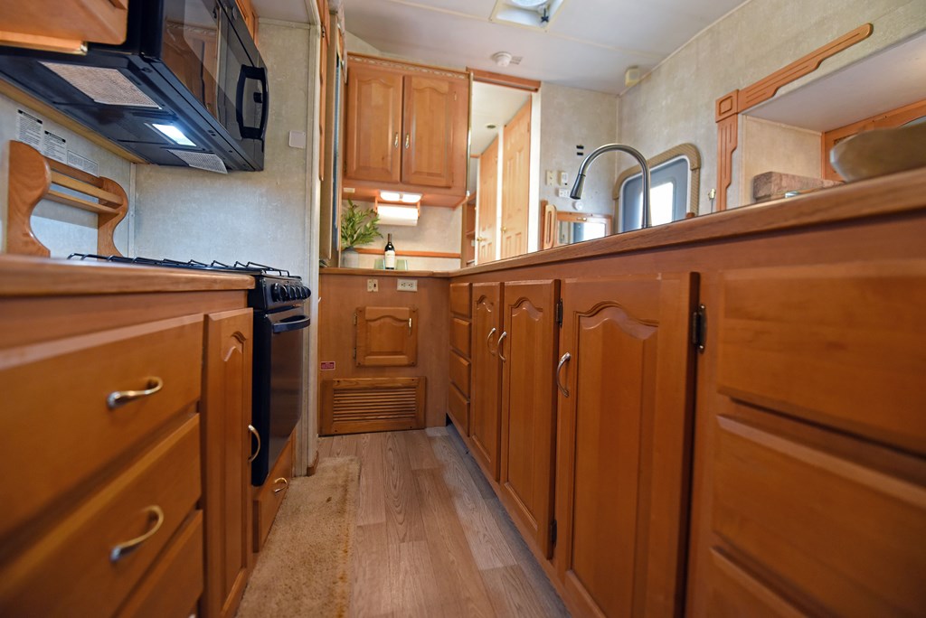 101 Flora Lane Property Photo 23