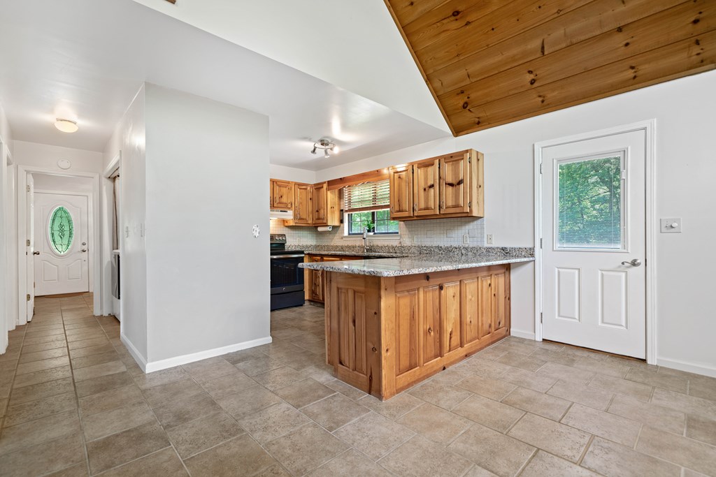 446 Riverwood Road Property Photo 3