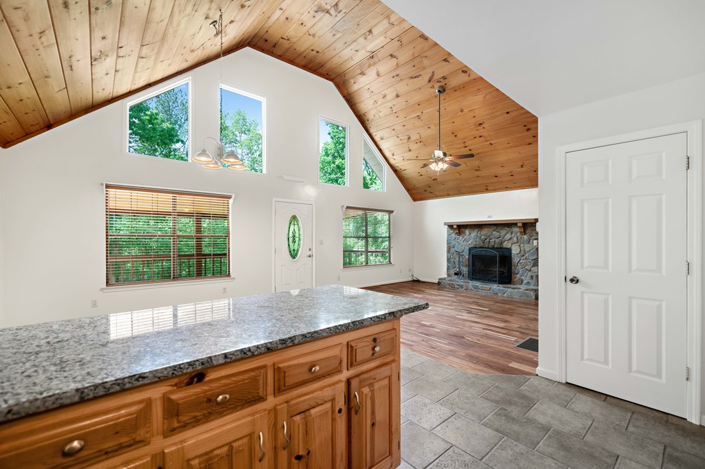 446 Riverwood Road Property Photo 6