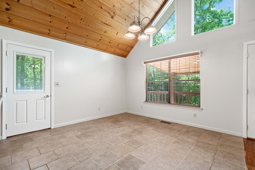 446 Riverwood Road Property Photo 11