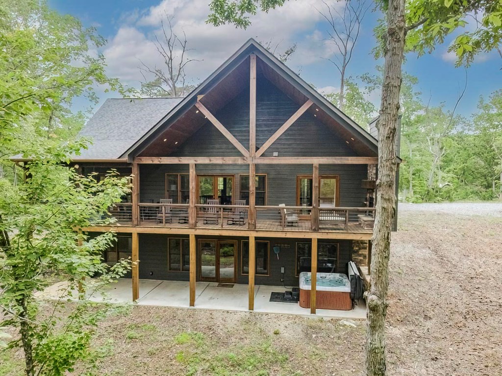 1085 Dills Road Property Photo 2