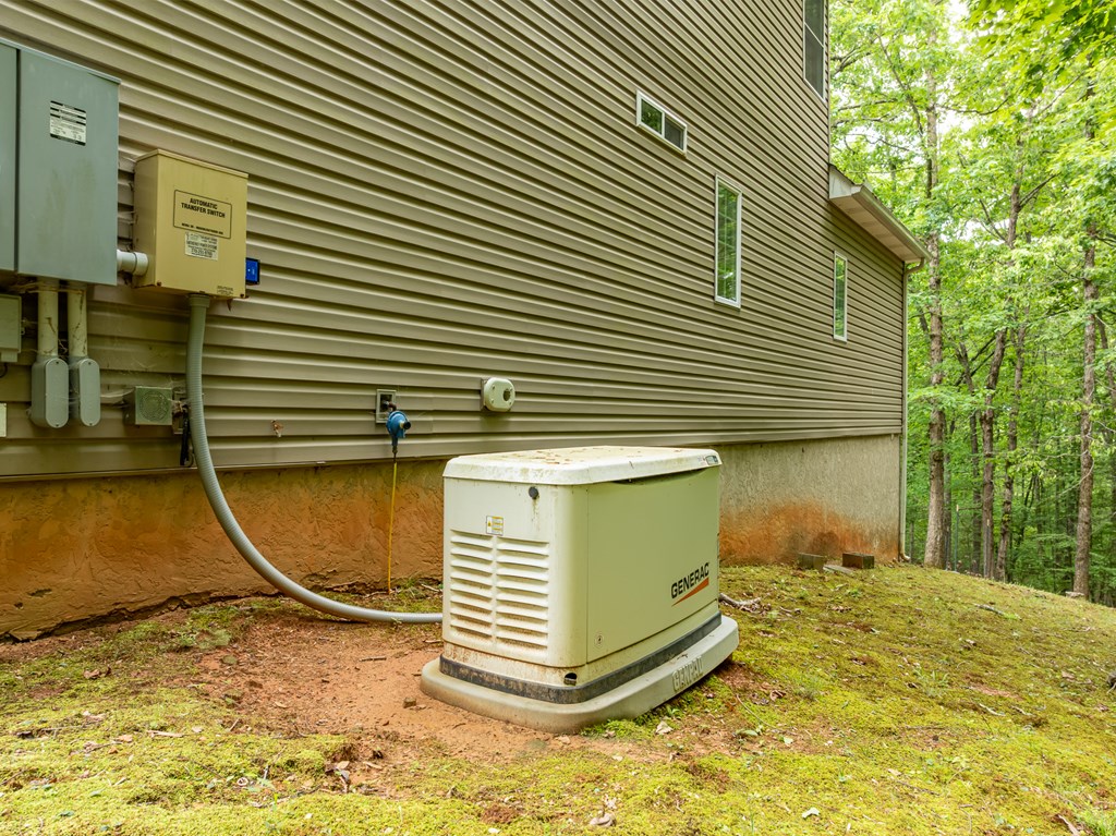 399 Hideaway Hills Road Property Photo 5