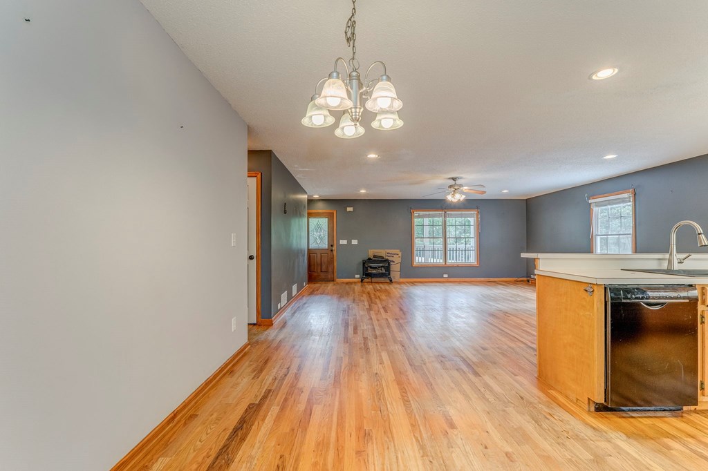 225 Ne Deer Hollow Trail Property Photo 28
