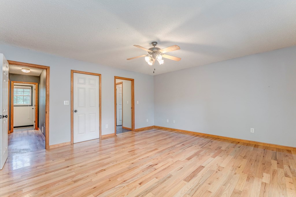 225 Ne Deer Hollow Trail Property Photo 33