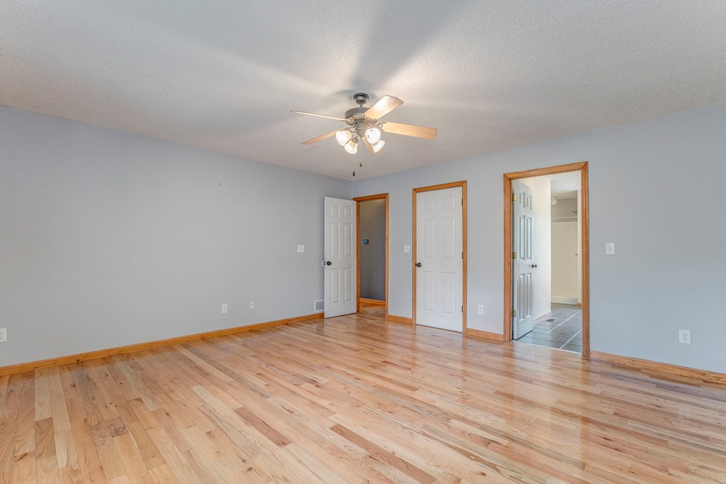 225 Ne Deer Hollow Trail Property Photo 34
