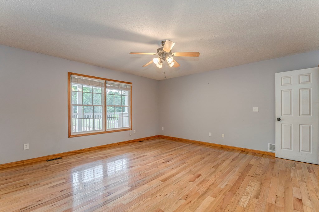 225 Ne Deer Hollow Trail Property Photo 35