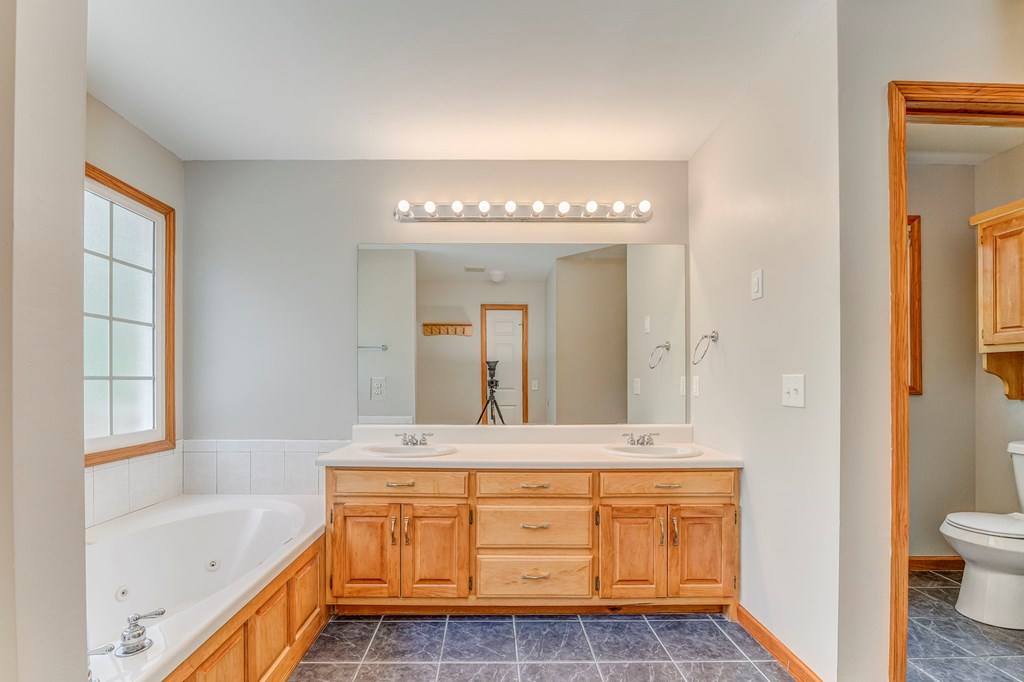 225 Ne Deer Hollow Trail Property Photo 40