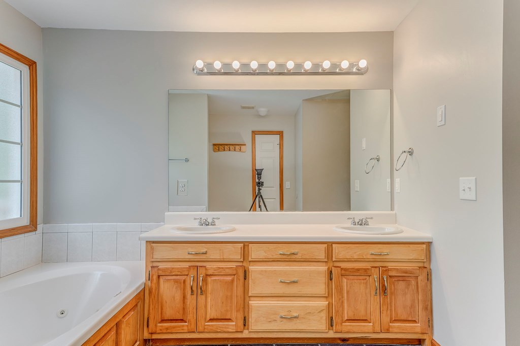 225 Ne Deer Hollow Trail Property Photo 41