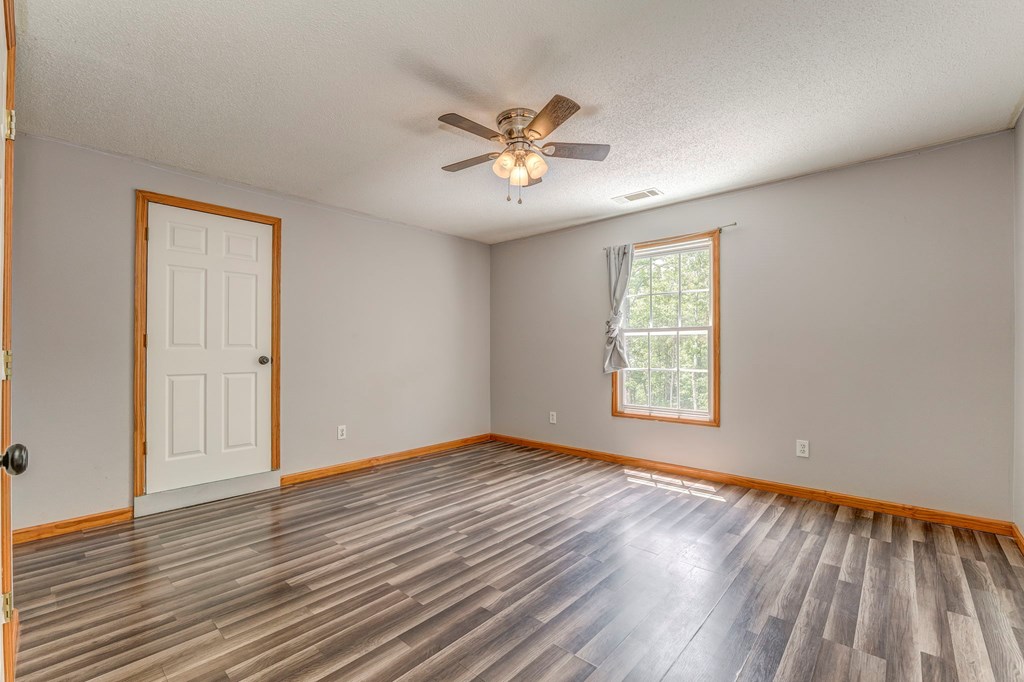 225 Ne Deer Hollow Trail Property Photo 47