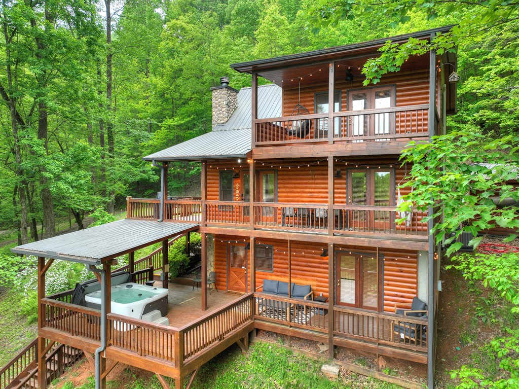 384 Mountain Highlands Court Property Photo 2