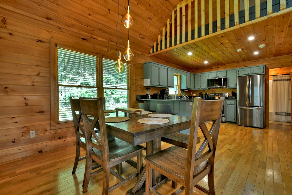 384 Mountain Highlands Court Property Photo 6