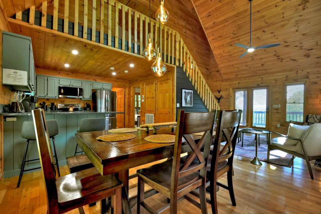 384 Mountain Highlands Court Property Photo 7