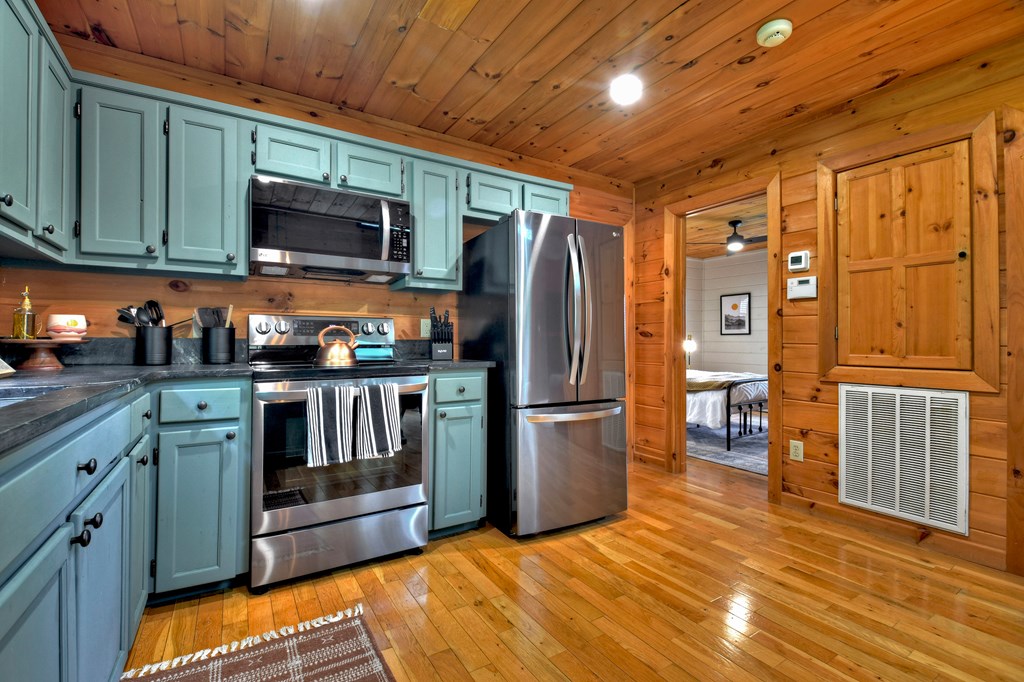 384 Mountain Highlands Court Property Photo 10