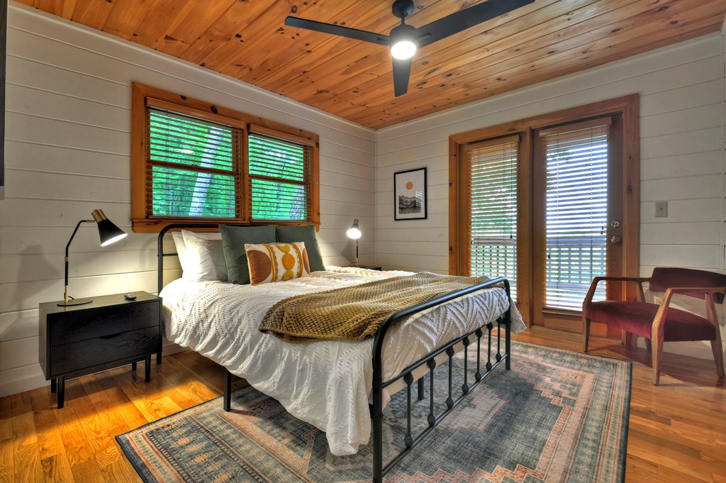 384 Mountain Highlands Court Property Photo 12