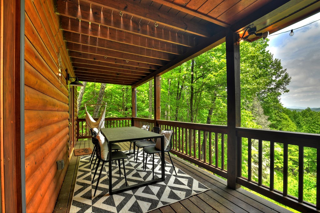 384 Mountain Highlands Court Property Photo 15