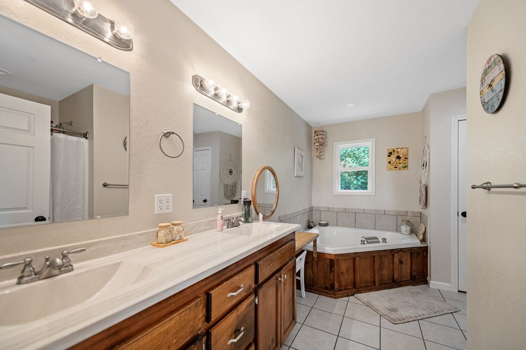 6 Gilliam Road Property Photo 15