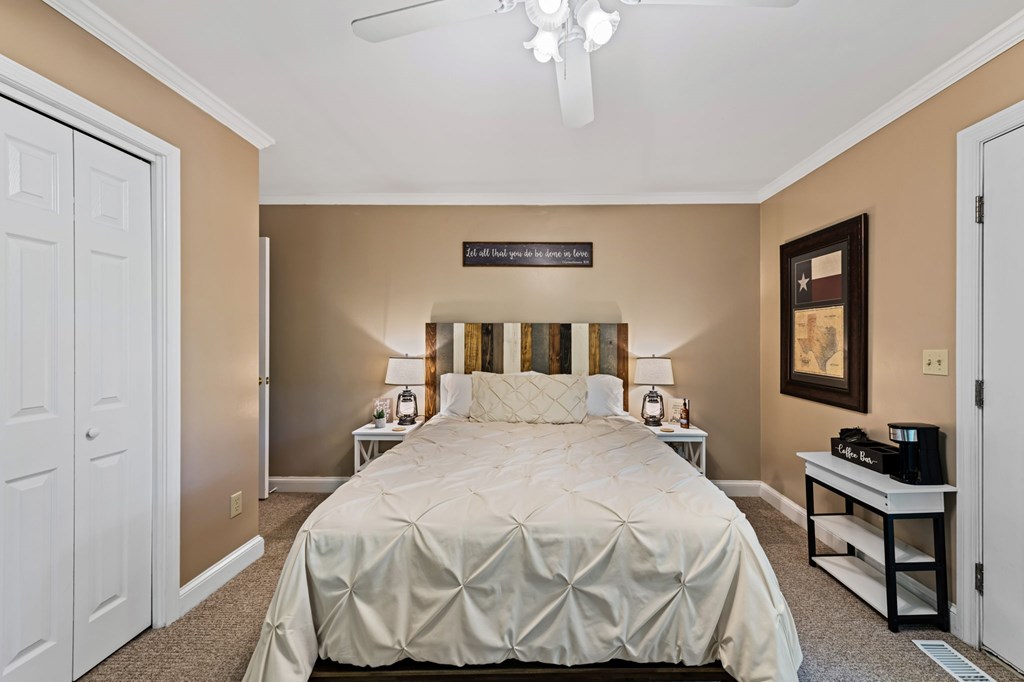 615 Navaho Way Property Photo 33