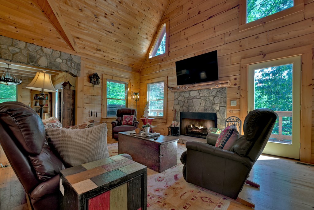 18 Mallard Lane Property Photo 4