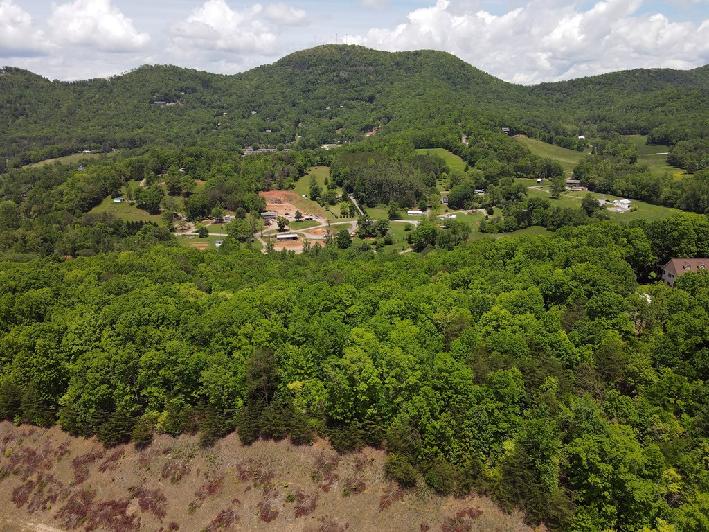 000 Hawkview Property Photo 5