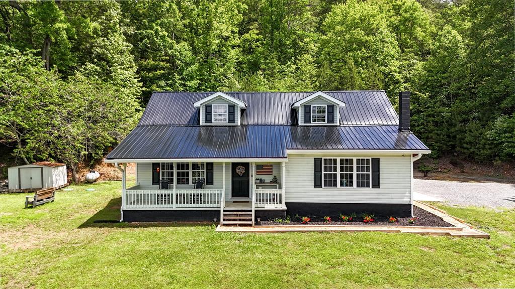 687 W Price Creek Road Property Photo 1