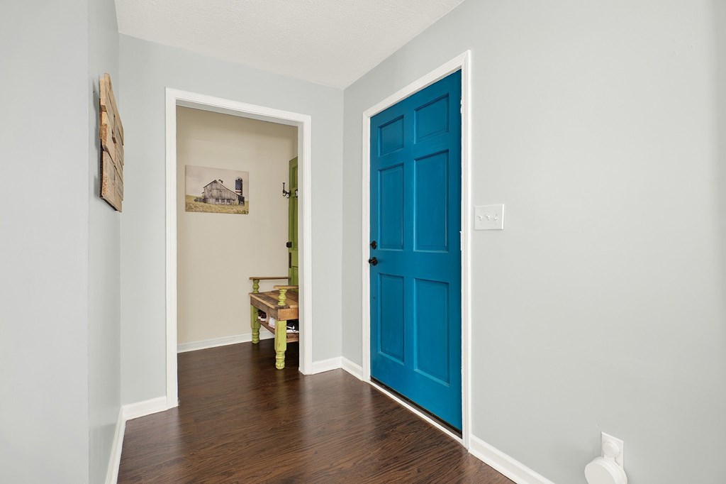687 W Price Creek Road Property Photo 10