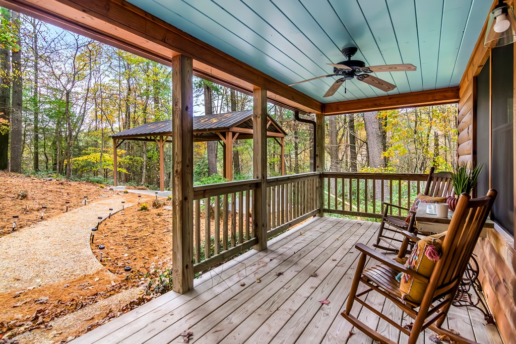 125 Waters Road Property Photo 4
