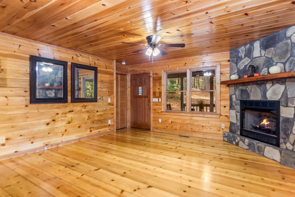 125 Waters Road Property Photo 8