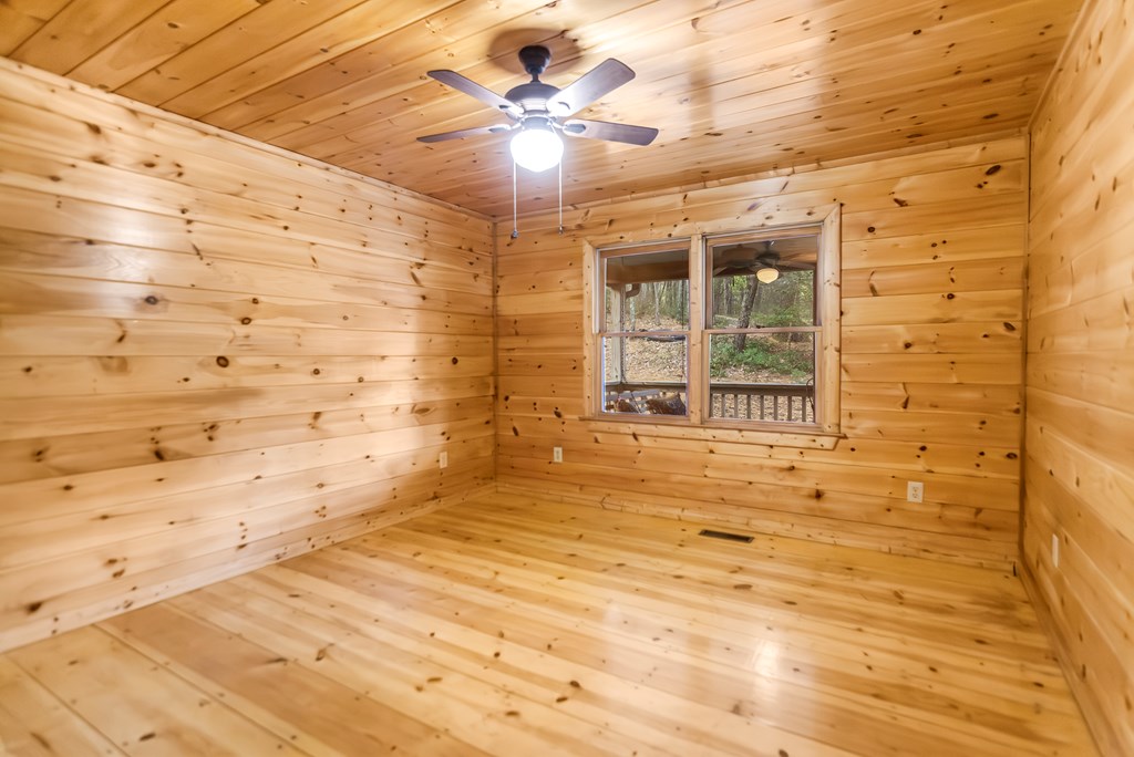 125 Waters Road Property Photo 14