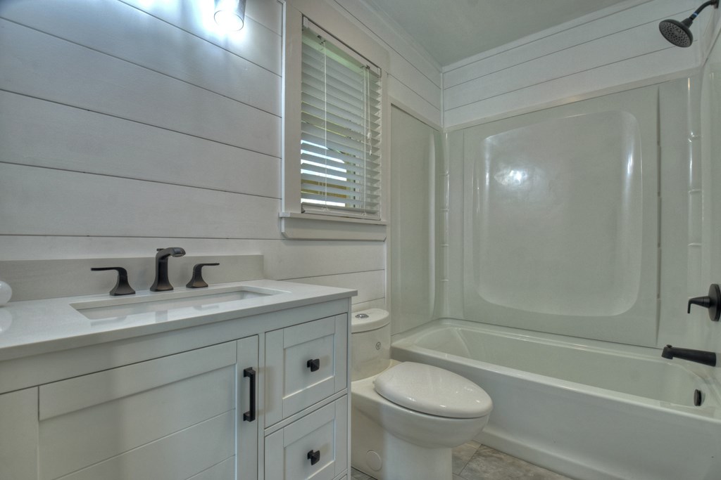 975 Goss Road Property Photo 14